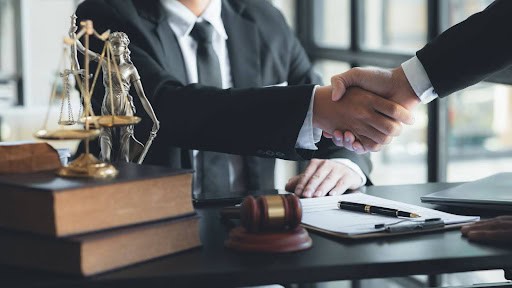 How much does a criminal lawyer cost